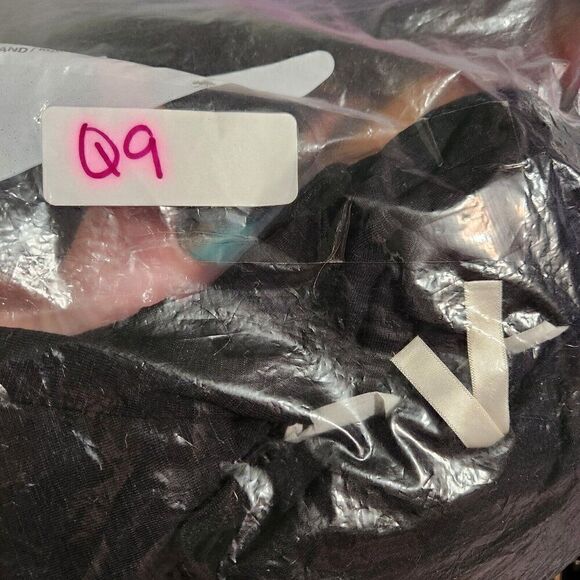 Color Story Large Black High Low Short Sleeve Pocket Tee T Shirt Stretch NWOT - Picture 6 of 10